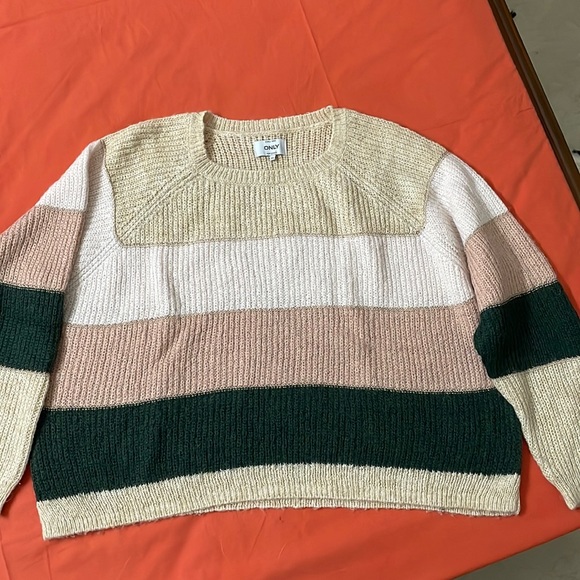 Knit Pullover